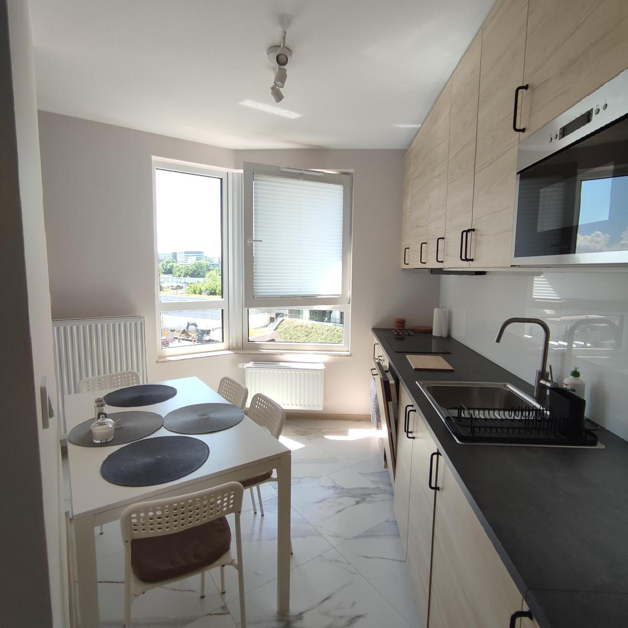 Apartamenty Przy Mogilskiej Z Miejscem Postojowym — Photos 1